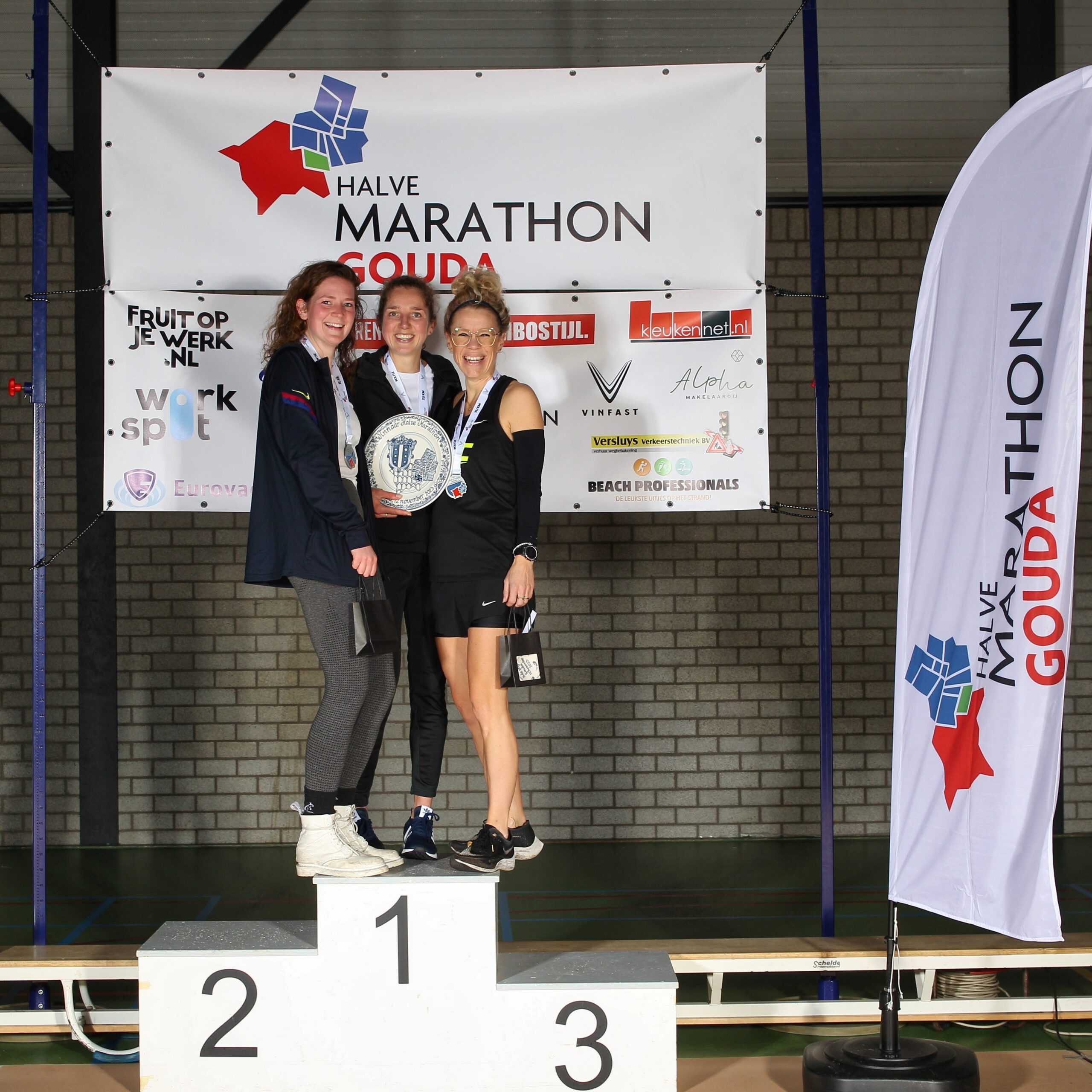 Bram van Leeuwen en Serena van Ramele winnaars van de Halve Marathon Gouda